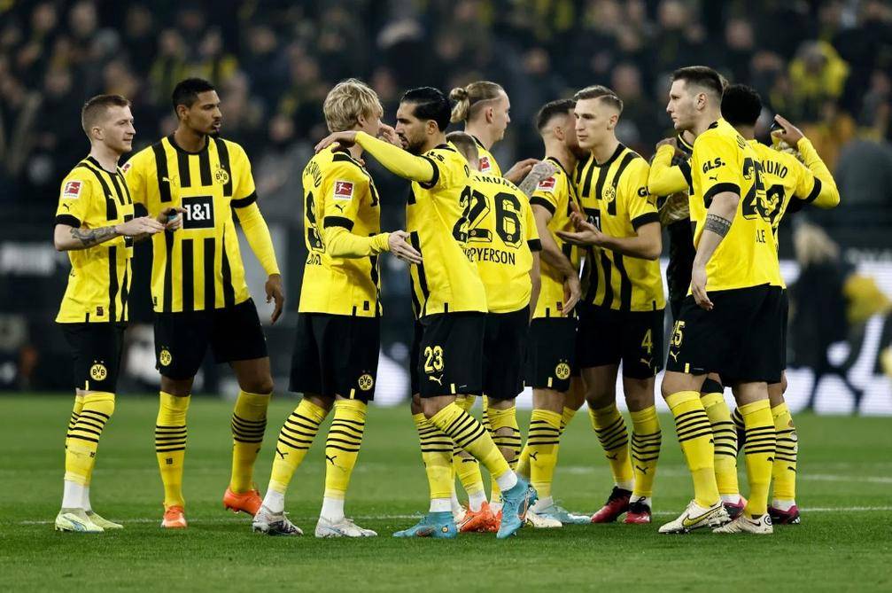 尤文图斯迎葡超关键赛，集结日战术微调，质疑声仍在，轮换策略成焦点(尤文图斯最新转会汇总)